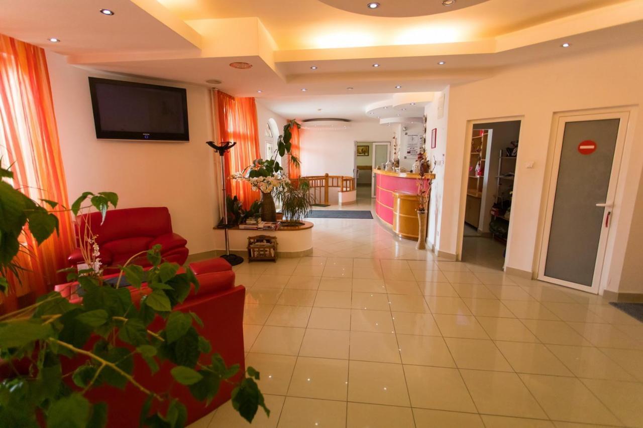 Pensiunea Full Targu Mures Ngoại thất bức ảnh