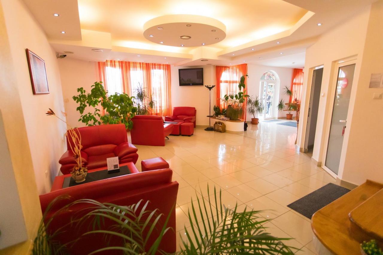Pensiunea Full Targu Mures Ngoại thất bức ảnh